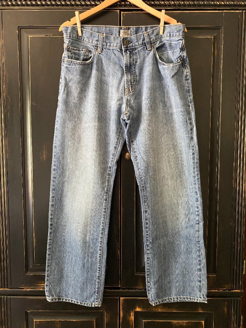 GAP Men’s Straight Leg Jeans - SIZE 34x30 - Classic Denim Distressed Faded